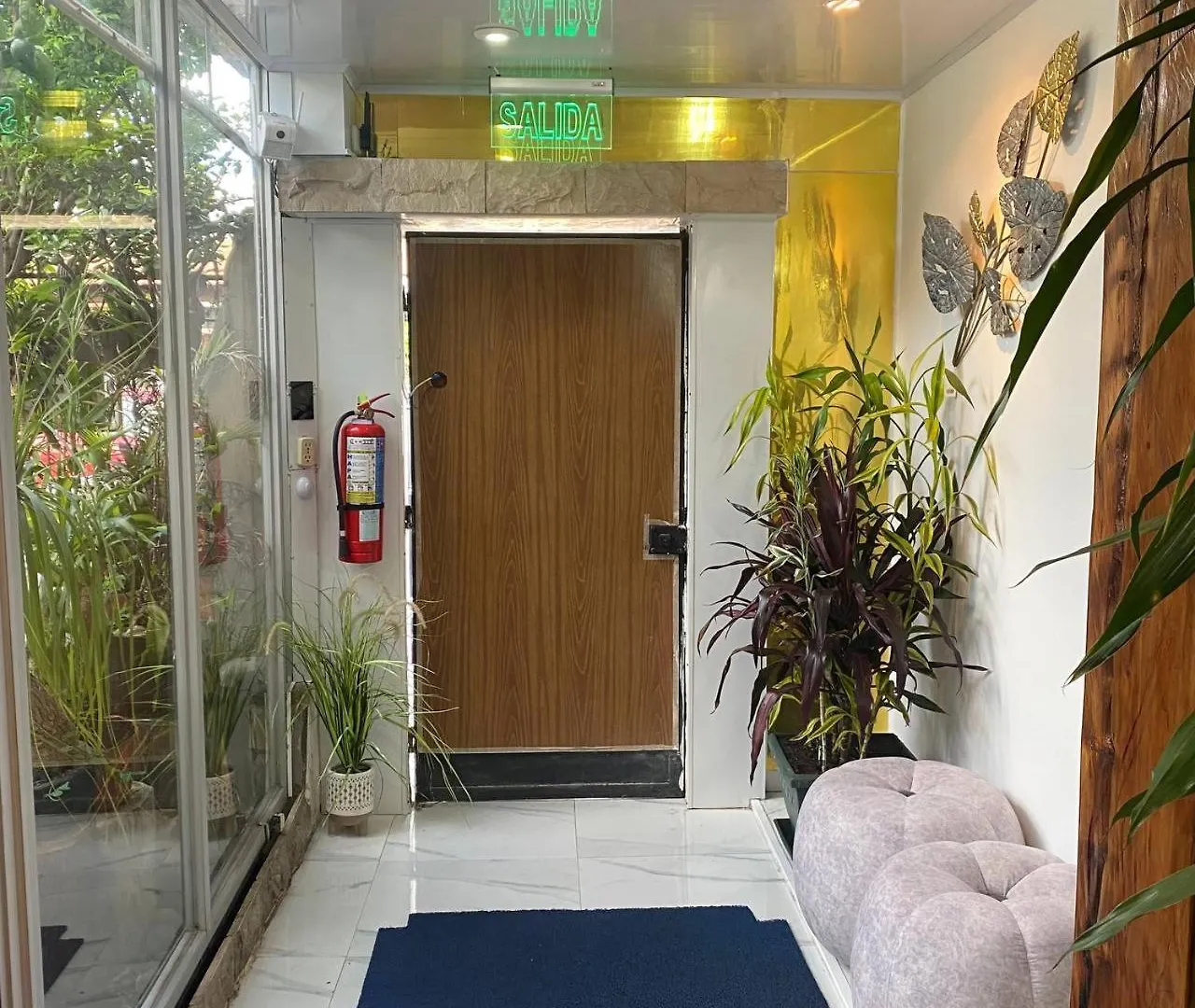 Calu L' Petit Hostel Quito Guest house