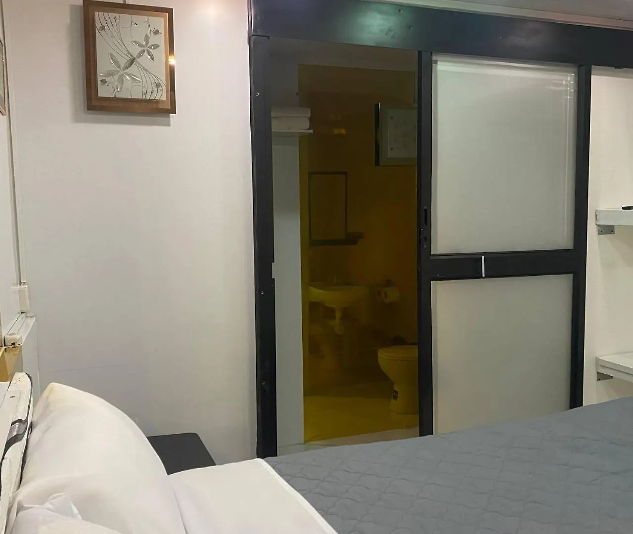 Calu L' Petit Hostel Quito