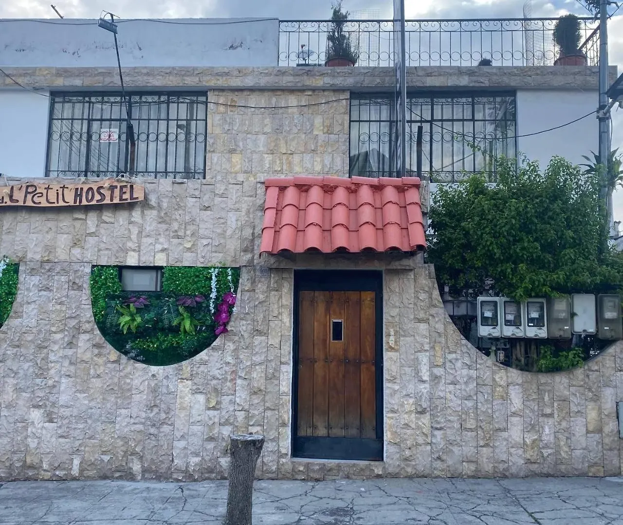 Calu L' Petit Hostel Quito Pensión